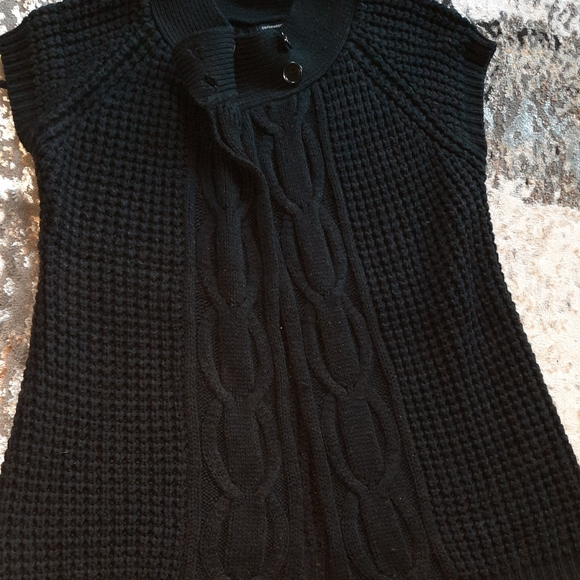 Short Cardigan - Picture 1 of 2